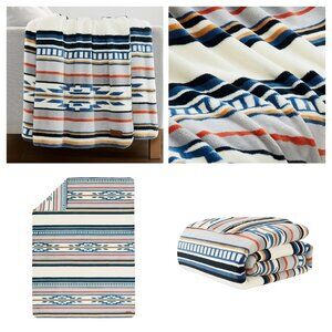 Pendleton Plush Throw‎